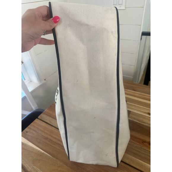 Santa Barbara Designs Honeymoon Vibes Canvas Bag with Leather straps - Picture 7 of 8